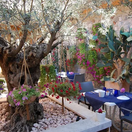 Antico Borgo Con - Adults Only לינה וארוחת בוקר 3*