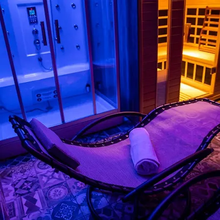 Antico Borgo Con - Adults Only 3* מנרבה דל גארדה