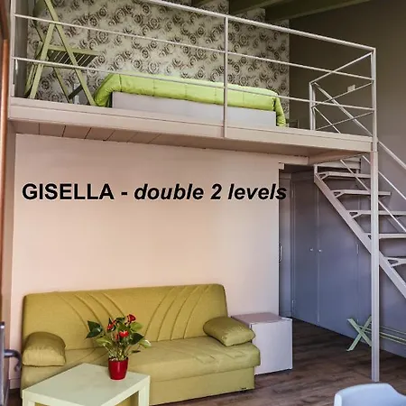 Antico Borgo Con Spa - Adults Only מנרבה דל גארדה