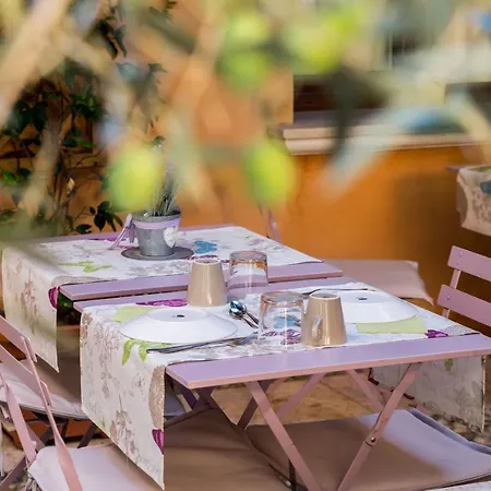 Antico Borgo Con - Adults Only Манерба-дель-Гарда